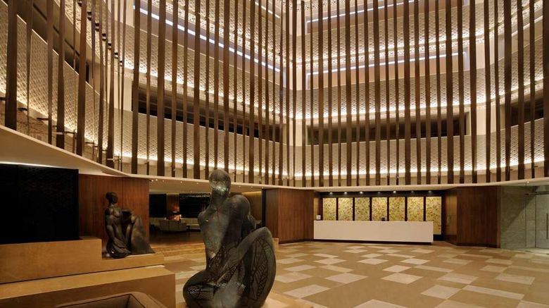 <b>Hilton Bangalore Embassy GolfLinks Lobby</b>. Images powered by <a href="https://iceportal.shijigroup.com/" title="IcePortal" target="_blank">IcePortal</a>.