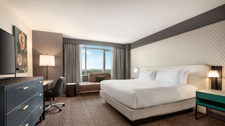 <b>Hilton Baltimore BWI Airport Room</b>. Images powered by <a href="https://iceportal.shijigroup.com/" title="IcePortal" target="_blank">IcePortal</a>.