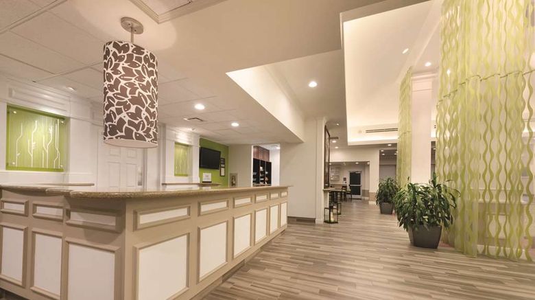 <b>Hilton Garden Inn Akron-Canton Airport Lobby</b>. Images powered by <a href="https://iceportal.shijigroup.com/" title="IcePortal" target="_blank">IcePortal</a>.