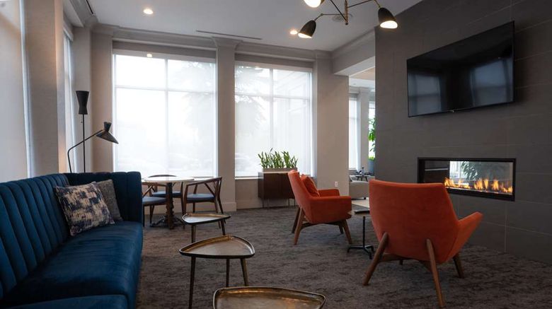 <b>Hilton Garden Inn Charlotte/Concord Lobby</b>. Images powered by <a href="https://iceportal.shijigroup.com/" title="IcePortal" target="_blank">IcePortal</a>.