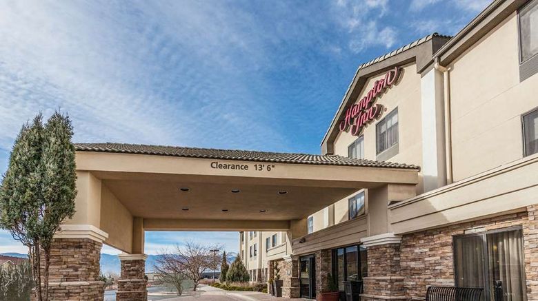 <b>Hampton Inn Colorado Springs Airport Exterior</b>. Images powered by <a href="https://iceportal.shijigroup.com/" title="IcePortal" target="_blank">IcePortal</a>.