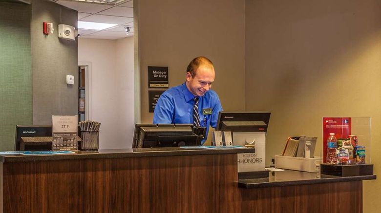 <b>Hampton Inn Colorado Springs Airport Lobby</b>. Images powered by <a href="https://iceportal.shijigroup.com/" title="IcePortal" target="_blank">IcePortal</a>.