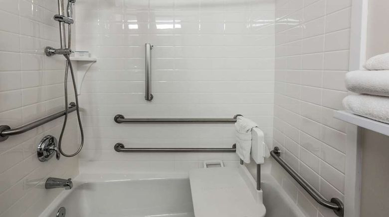 <b>Hampton Inn Colorado Springs Airport Room</b>. Images powered by <a href="https://iceportal.shijigroup.com/" title="IcePortal" target="_blank">IcePortal</a>.