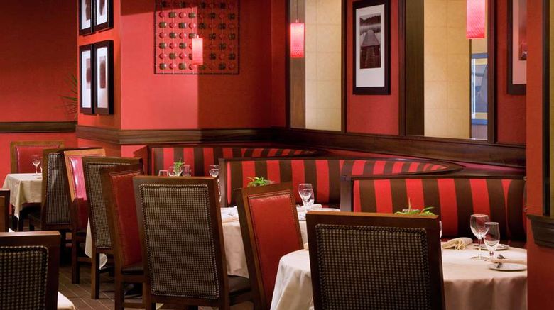 <b>Doubletree Hotel Cincinnati Airport Restaurant</b>. Images powered by <a href="https://iceportal.shijigroup.com/" title="IcePortal" target="_blank">IcePortal</a>.