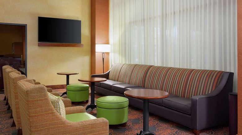 <b>Hampton Inn & Suites Dallas-Mesquite Lobby</b>. Images powered by <a href="https://iceportal.shijigroup.com/" title="IcePortal" target="_blank">IcePortal</a>.