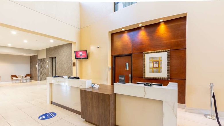 <b>DoubleTree by Hilton Hotel Richardson Lobby</b>. Images powered by <a href="https://iceportal.shijigroup.com/" title="IcePortal" target="_blank">IcePortal</a>.