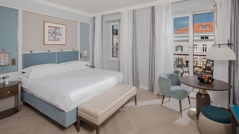 <b>Hilton Imperial Dubrovnik Room</b>. Images powered by <a href="https://iceportal.shijigroup.com/" title="IcePortal" target="_blank">IcePortal</a>.