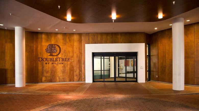 <b>Doubletree by Hilton DC-Crystal City Exterior</b>. Images powered by <a href="https://iceportal.shijigroup.com/" title="IcePortal" target="_blank">IcePortal</a>.