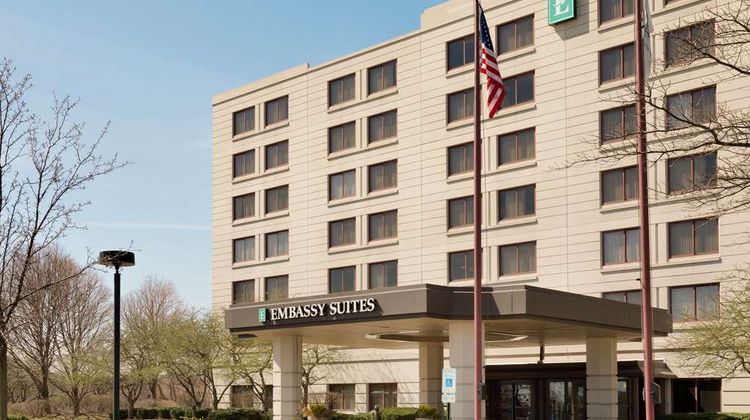 Embassy Suites Chicago N Shore Deerfield Exterior