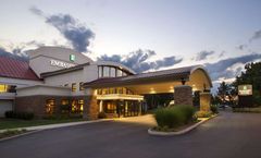 Embassy Suites Detroit Metro Airport