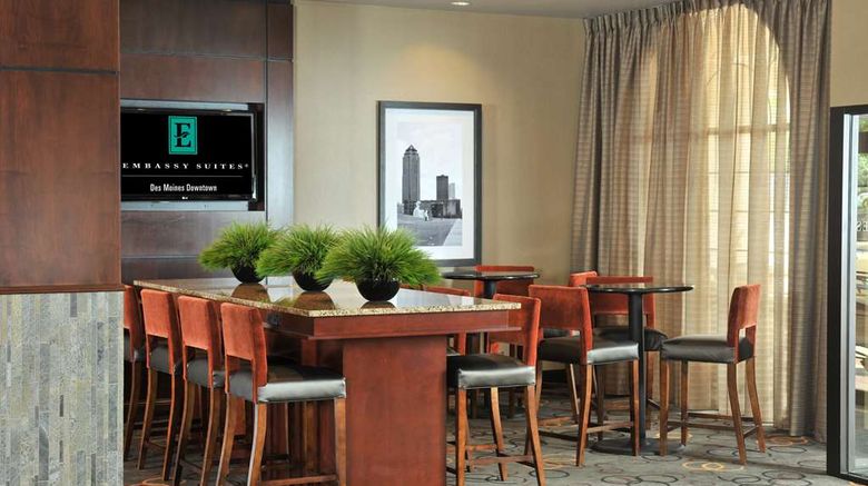<b>Embassy Suites Des Moines Downtown Lobby</b>. Images powered by <a href="https://iceportal.shijigroup.com/" title="IcePortal" target="_blank">IcePortal</a>.