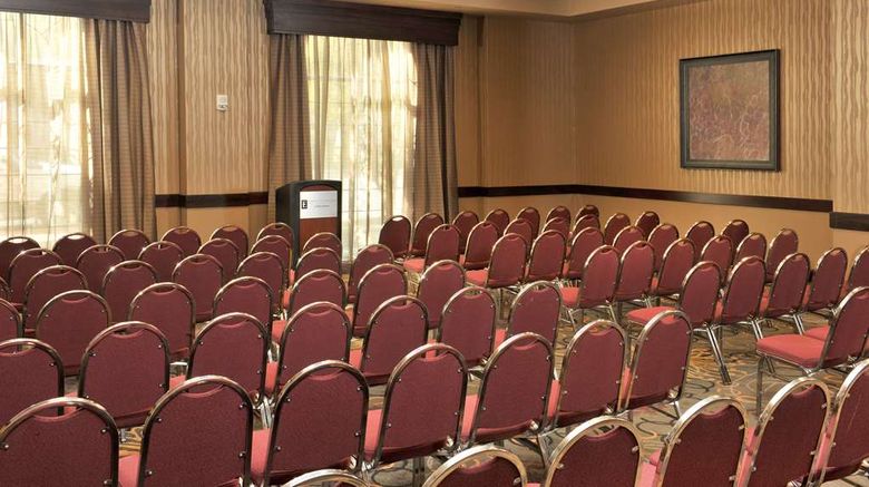 <b>Embassy Suites Des Moines Downtown Meeting</b>. Images powered by <a href="https://iceportal.shijigroup.com/" title="IcePortal" target="_blank">IcePortal</a>.