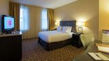Doubletree Suites by Hilton Detroit Down Room