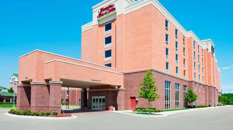 Hampton Inn  and  Suites Detroit-Airport/Rom Exterior. Images powered by <a href="https://iceportal.shijigroup.com" target="_blank" rel="noopener">Ice Portal</a>.