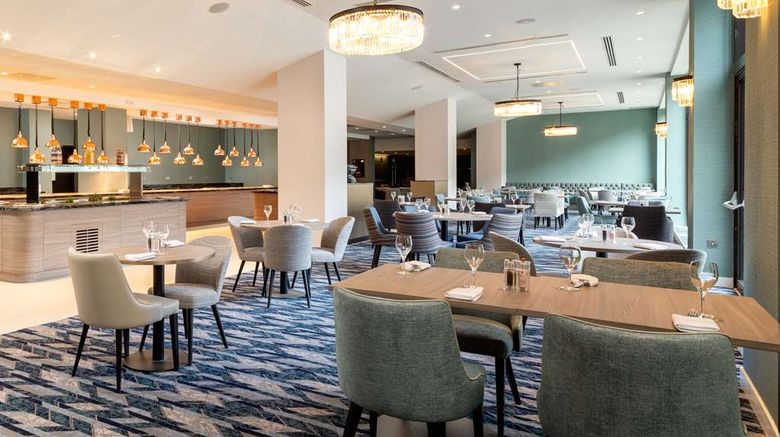 <b>Hilton London Gatwick Airport Restaurant</b>. Images powered by <a href="https://iceportal.shijigroup.com/" title="IcePortal" target="_blank">IcePortal</a>.