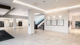 <b>Hilton London Gatwick Airport Lobby</b>. Images powered by <a href="https://iceportal.shijigroup.com/" title="IcePortal" target="_blank">IcePortal</a>.