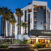 Doubletree Hotel Carson Civic Plaza