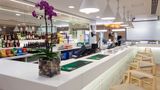 <b>Hampton by Hilton London Gatwick Airport Restaurant</b>. Images powered by <a href="https://iceportal.shijigroup.com/" title="IcePortal" target="_blank">IcePortal</a>.