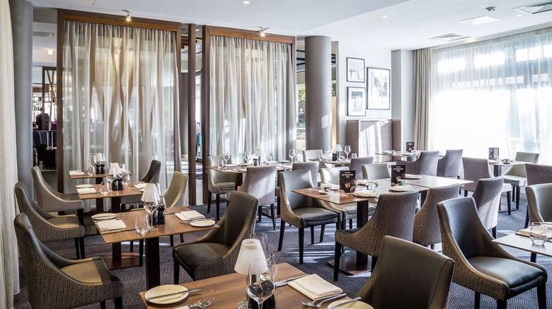 <b>DoubleTree by Hilton Angel Kings Cross Restaurant</b>. Images powered by <a href="https://iceportal.shijigroup.com/" title="IcePortal" target="_blank">IcePortal</a>.