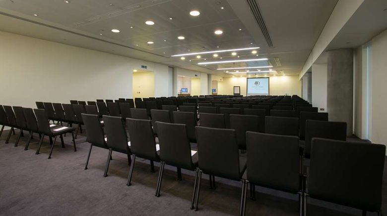 <b>DoubleTree London - Tower of London Meeting</b>. Images powered by <a href="https://iceportal.shijigroup.com/" title="IcePortal" target="_blank">IcePortal</a>.