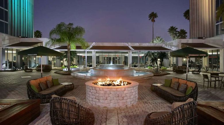 <b>Doubletree by Hilton-Universal Entrance Exterior</b>. Images powered by <a href="https://iceportal.shijigroup.com/" title="IcePortal" target="_blank">IcePortal</a>.