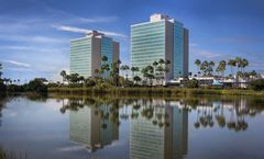 Doubletree by Hilton-Universal Entrance