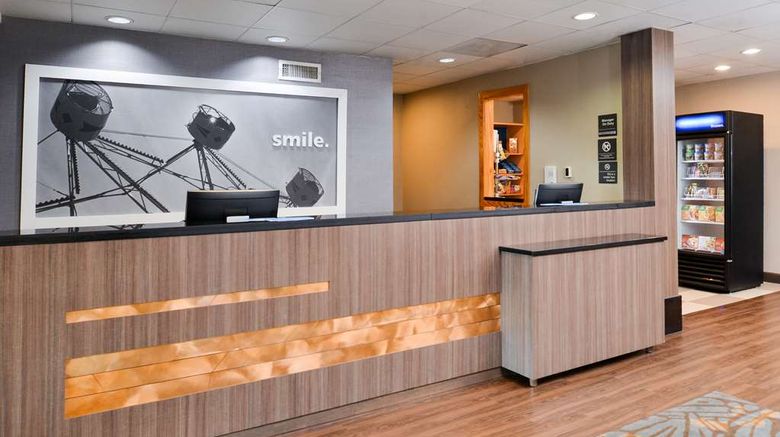 <b>Hampton Inn closest to Universal Orlando Lobby</b>. Images powered by <a href="https://iceportal.shijigroup.com/" title="IcePortal" target="_blank">IcePortal</a>.