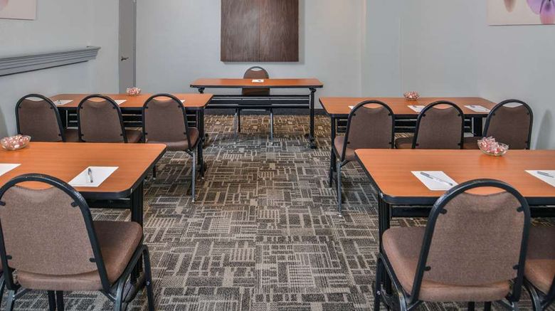 <b>Hampton Inn closest to Universal Orlando Meeting</b>. Images powered by <a href="https://iceportal.shijigroup.com/" title="IcePortal" target="_blank">IcePortal</a>.
