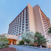 Embassy Suites Kansas City Plaza