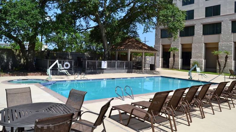 <b>Hilton New Orleans Airport Pool</b>. Images powered by <a href="https://iceportal.shijigroup.com/" title="IcePortal" target="_blank">IcePortal</a>.