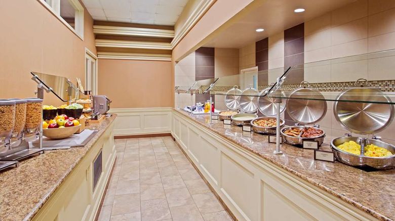 <b>Hilton New Orleans Airport Restaurant</b>. Images powered by <a href="https://iceportal.shijigroup.com/" title="IcePortal" target="_blank">IcePortal</a>.