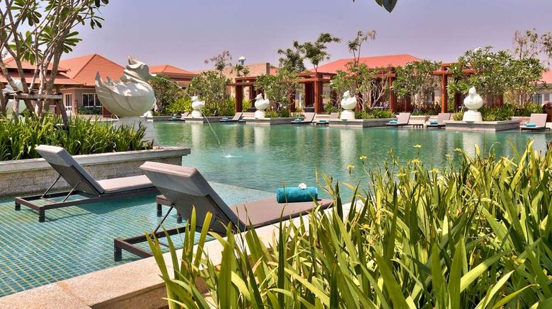 <b>Hilton Nay Pyi Taw Pool</b>. Images powered by <a href="https://iceportal.shijigroup.com/" title="IcePortal" target="_blank">IcePortal</a>.