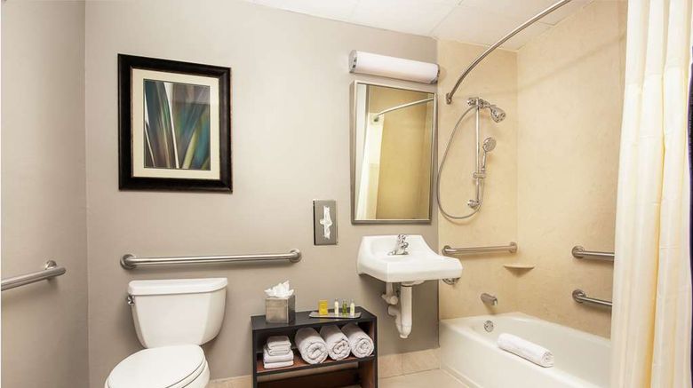 <b>Doubletree Hotel West Palm Beach Airport Room</b>. Images powered by <a href="https://iceportal.shijigroup.com/" title="IcePortal" target="_blank">IcePortal</a>.