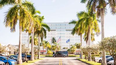 Hilton Palm Beach Airport
