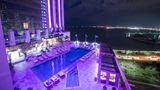 <b>Hilton Panama Pool</b>. Images powered by <a href="https://iceportal.shijigroup.com/" title="IcePortal" target="_blank">IcePortal</a>.