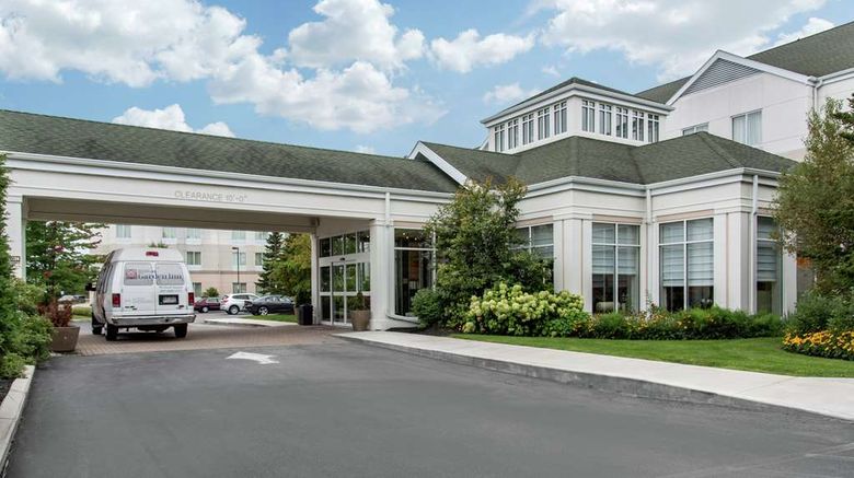 <b>Hilton Garden Inn Airport Exterior</b>. Images powered by <a href="https://iceportal.shijigroup.com/" title="IcePortal" target="_blank">IcePortal</a>.