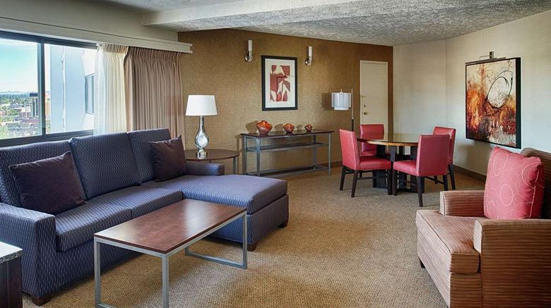 <b>DoubleTree by Hilton Spokane-City Center Room</b>. Images powered by <a href="https://iceportal.shijigroup.com/" title="IcePortal" target="_blank">IcePortal</a>.