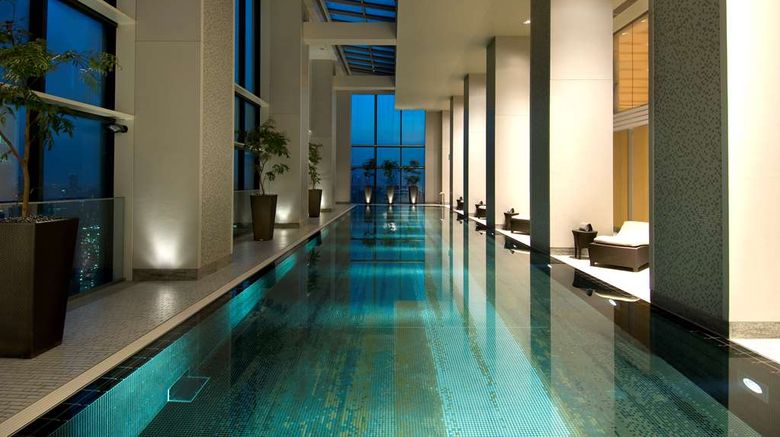 <b>Conrad Tokyo Pool</b>. Images powered by <a href="https://iceportal.shijigroup.com/" title="IcePortal" target="_blank">IcePortal</a>.