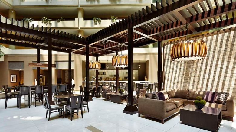 <b>Embassy Suites Hotel Crystal City Lobby</b>. Images powered by <a href="https://iceportal.shijigroup.com/" title="IcePortal" target="_blank">IcePortal</a>.