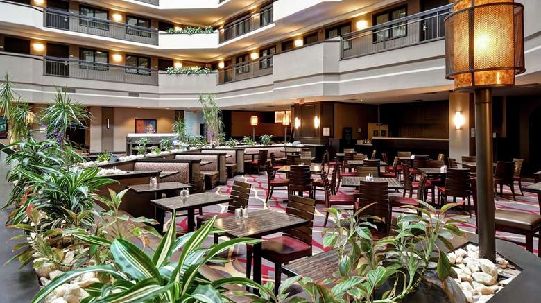 <b>Embassy Suites by Hilton Dulles Airport Restaurant</b>. Images powered by <a href="https://iceportal.shijigroup.com/" title="IcePortal" target="_blank">IcePortal</a>.