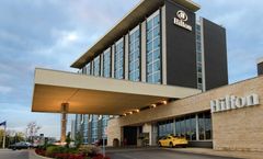 Hilton Toronto Airport Hotel & Suites