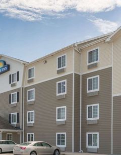 Days Inn & Suites Rochester South