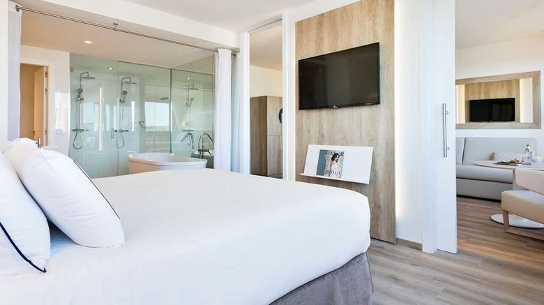 <b>Melia Madrid Princesa Suite</b>. Images powered by <a href="https://iceportal.shijigroup.com/" title="IcePortal" target="_blank">IcePortal</a>.