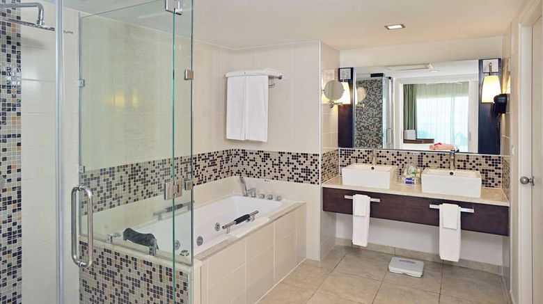 <b>Melia Jardines del Rey Suite</b>. Images powered by <a href="https://iceportal.shijigroup.com/" title="IcePortal" target="_blank">IcePortal</a>.