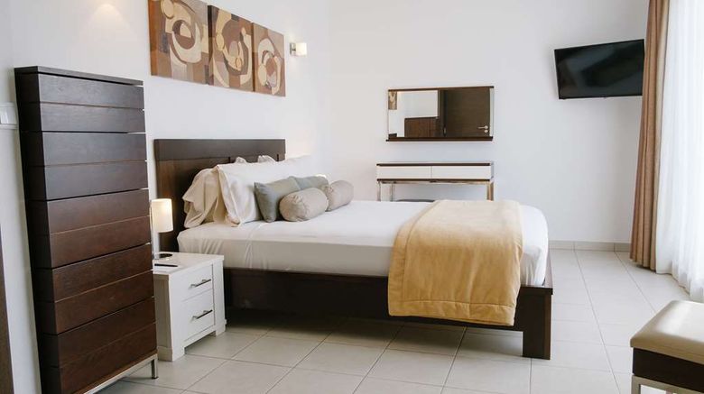 <b>Melia Dunas Beach Resort & Spa Suite</b>. Images powered by <a href="https://iceportal.shijigroup.com/" title="IcePortal" target="_blank">IcePortal</a>.