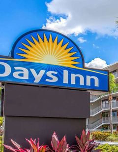 Days Inn by Wyndham Airport Cruise Port