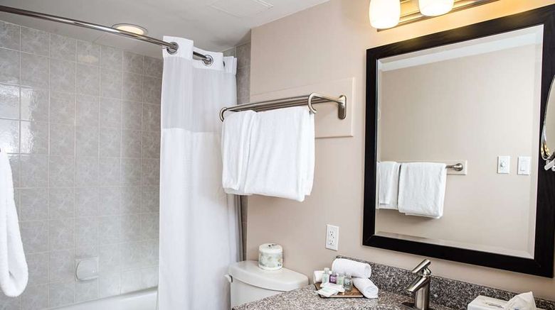 <b>Campus Tower Suite Hotel Suite</b>. Images powered by <a href="https://iceportal.shijigroup.com/" title="IcePortal" target="_blank">IcePortal</a>.