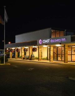 The Coast Discovery Inn and Marina
