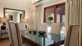 <b>Cheval Knightsbridge Room</b>. Images powered by <a href="https://iceportal.shijigroup.com/" title="IcePortal" target="_blank">IcePortal</a>.