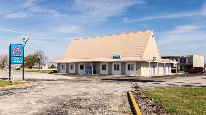 Motel 6 Mattoon Exterior. Images powered by <a href="https://iceportal.shijigroup.com" target="_blank" rel="noopener">Ice Portal</a>.